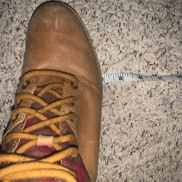 Fleece detail, waterproof Timberlands - Picture 5 of 7